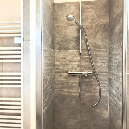 Cocon 2 Pers à 100m Des Plages Appartement